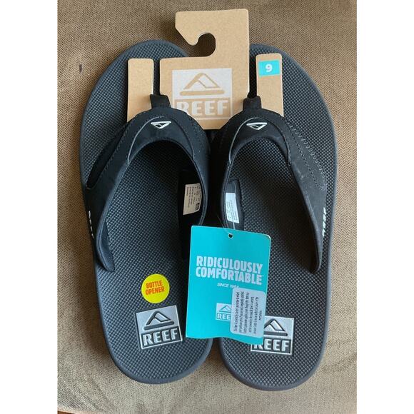 Men's REEF Flip Flops Fanning Low With Bottle Opener on Sole NWT Size 9 - Picture 1 of 9